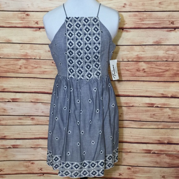 Boutique Dresses & Skirts - NEW Chambray Embroidered Dress